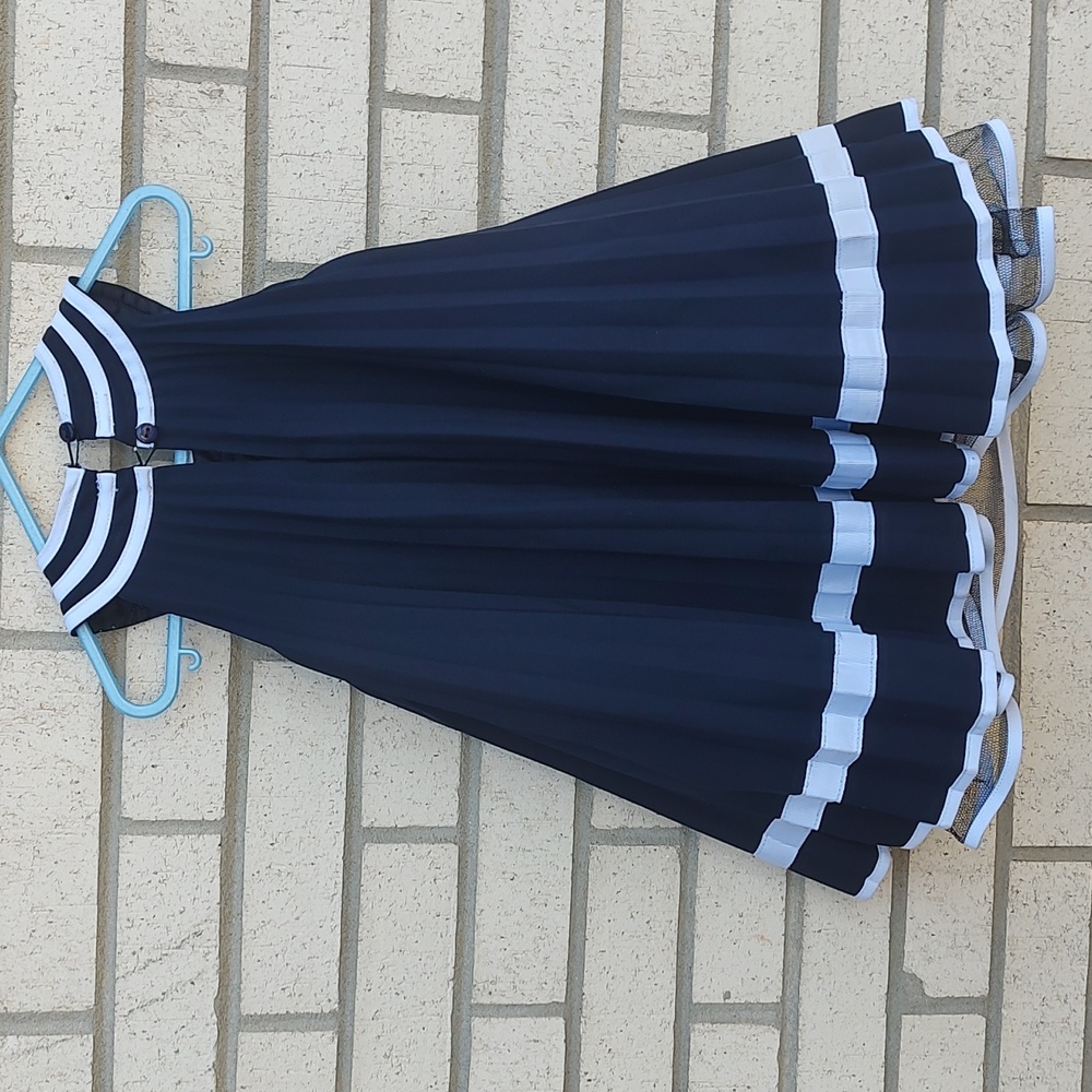 Bonnie Jean Dress - Picture 7 of 10